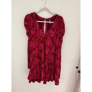 Free People free pattern tunic! Excellent condition. Keyhole back. Size M.